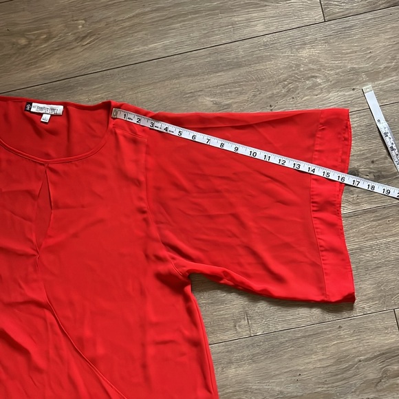 Red J-lo Blouse, size large - Picture 8 of 9